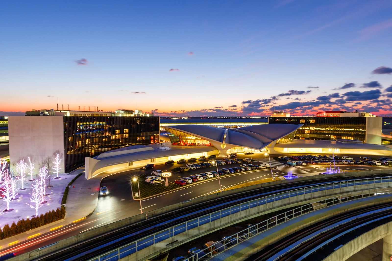 Need an Airport Transfer to/from JFK Airport? Here's What to Expect